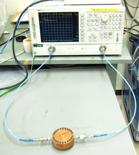 SUM-TM0m0 マイクロ波測定システム外観