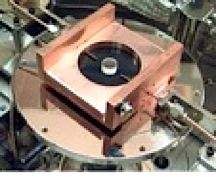 SUM-ROD ２サファイア円柱共振器外観
